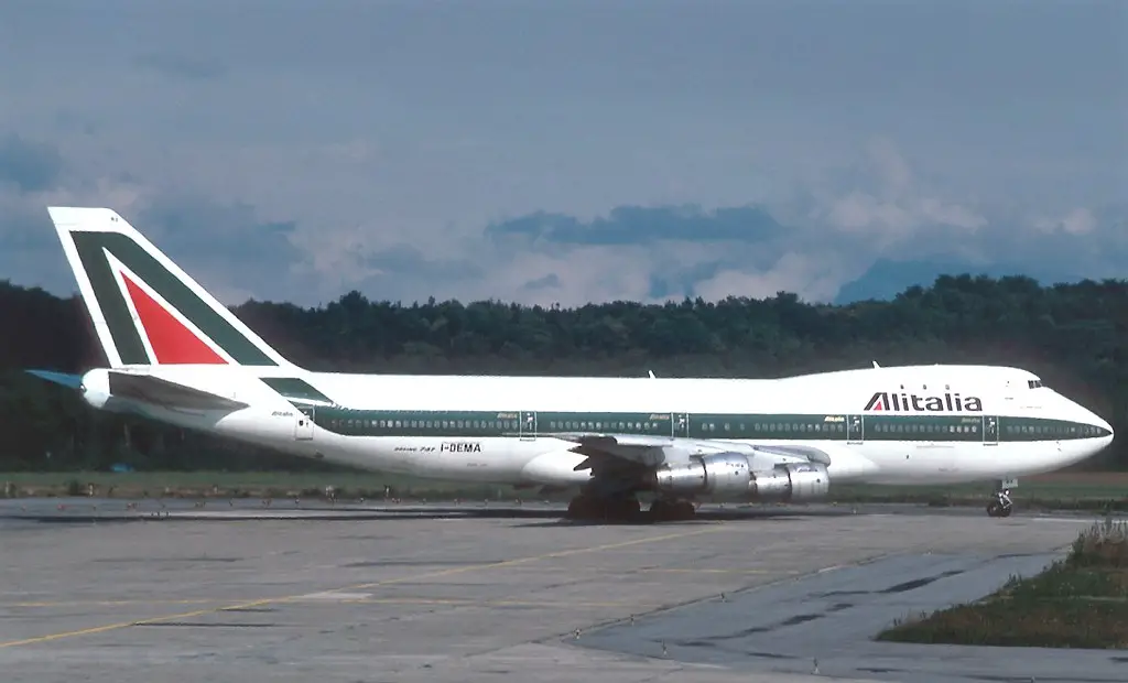 747-100