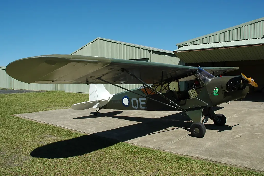 L-4 Grasshopper