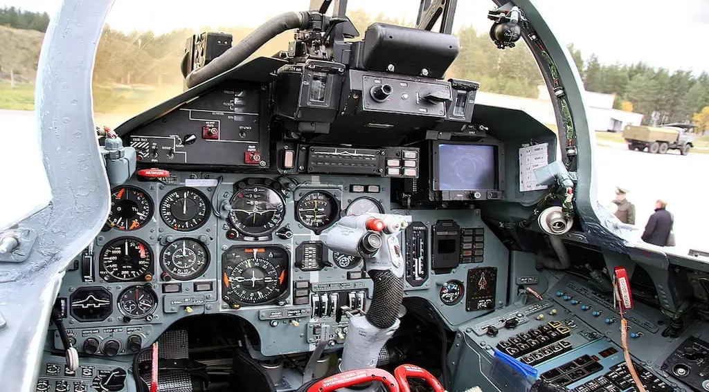 Cockpit of Sukhoi Su-27
