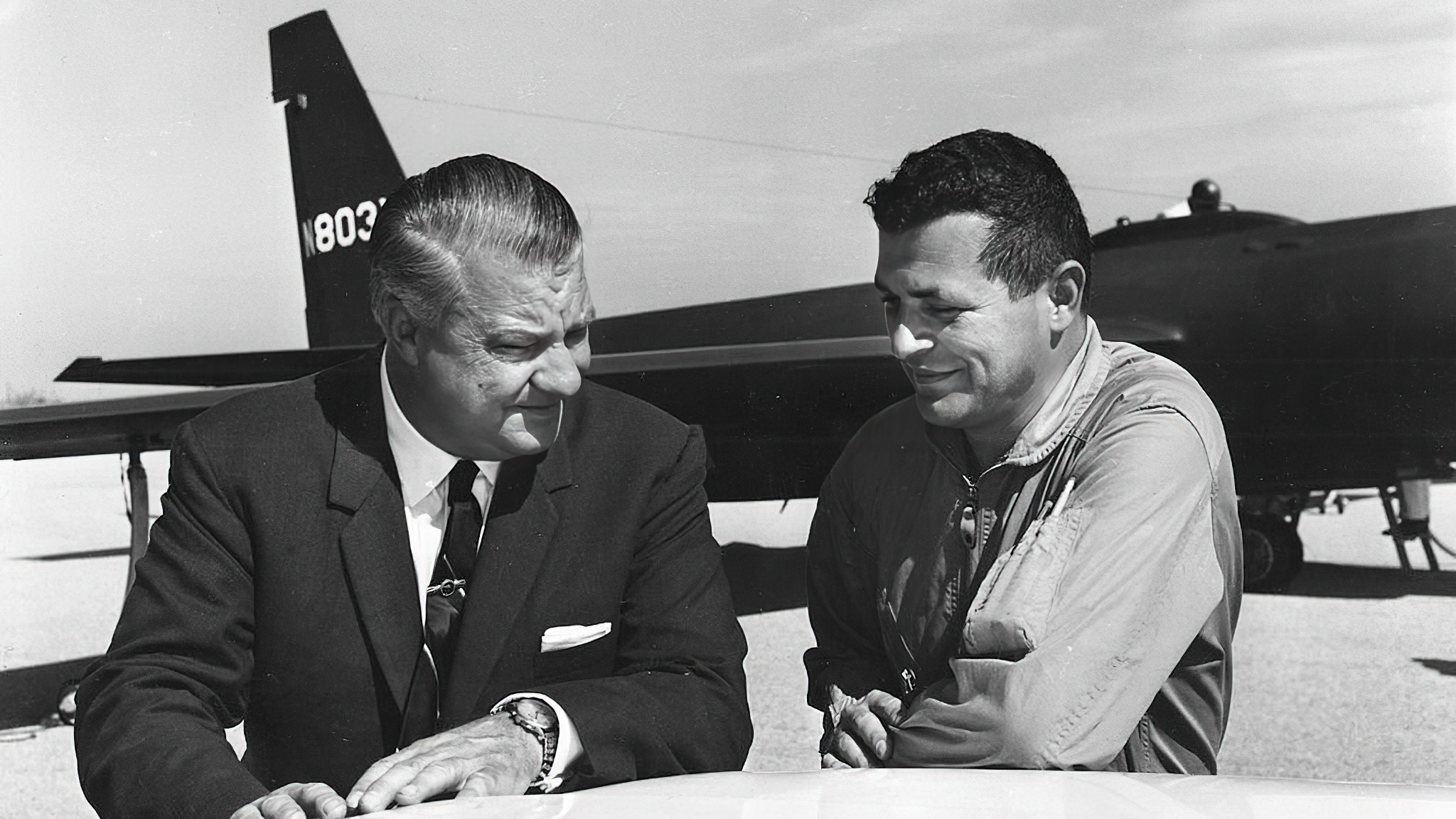 Clarence Johnson and Francis Gary Powers in front of a U-2