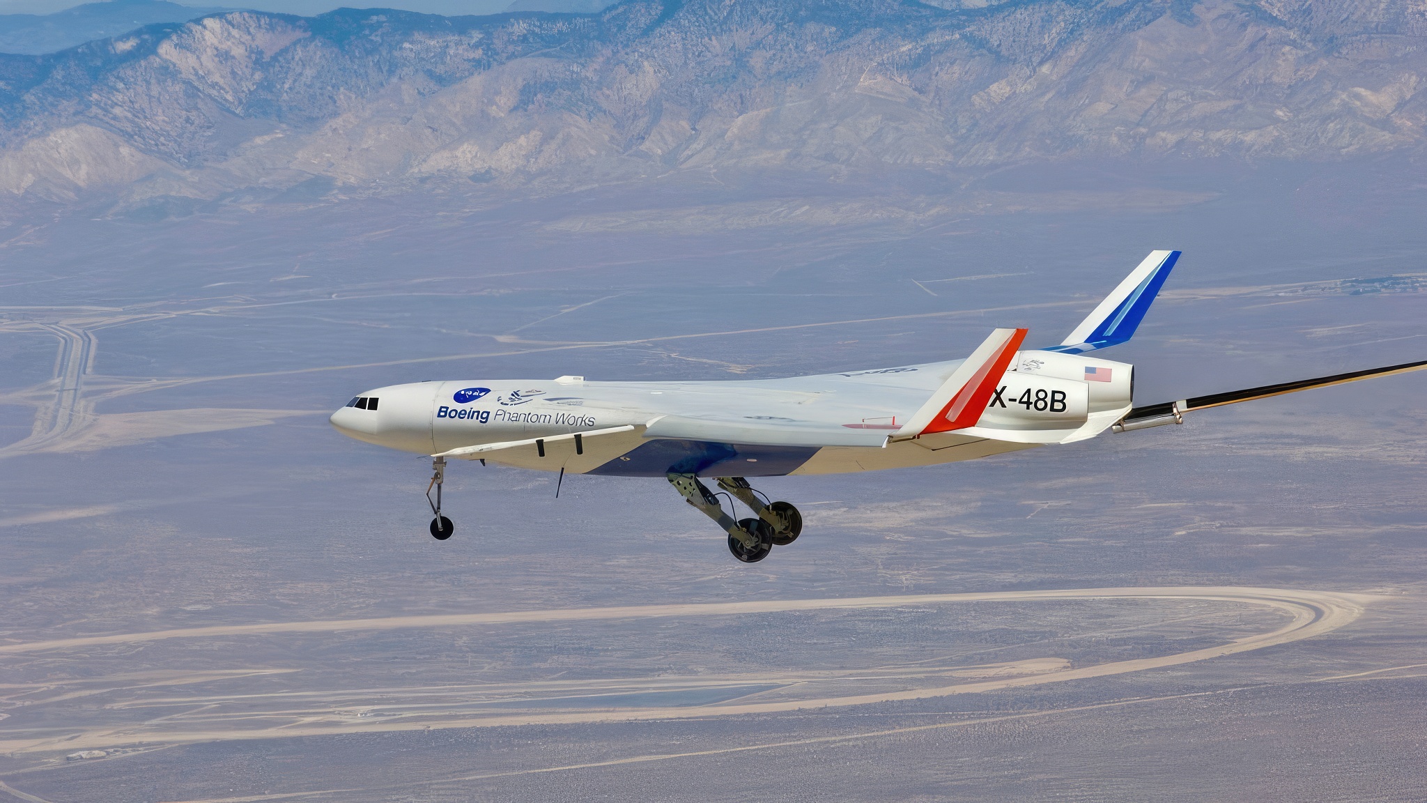 NASA-Boeing X-48C blended wing body 