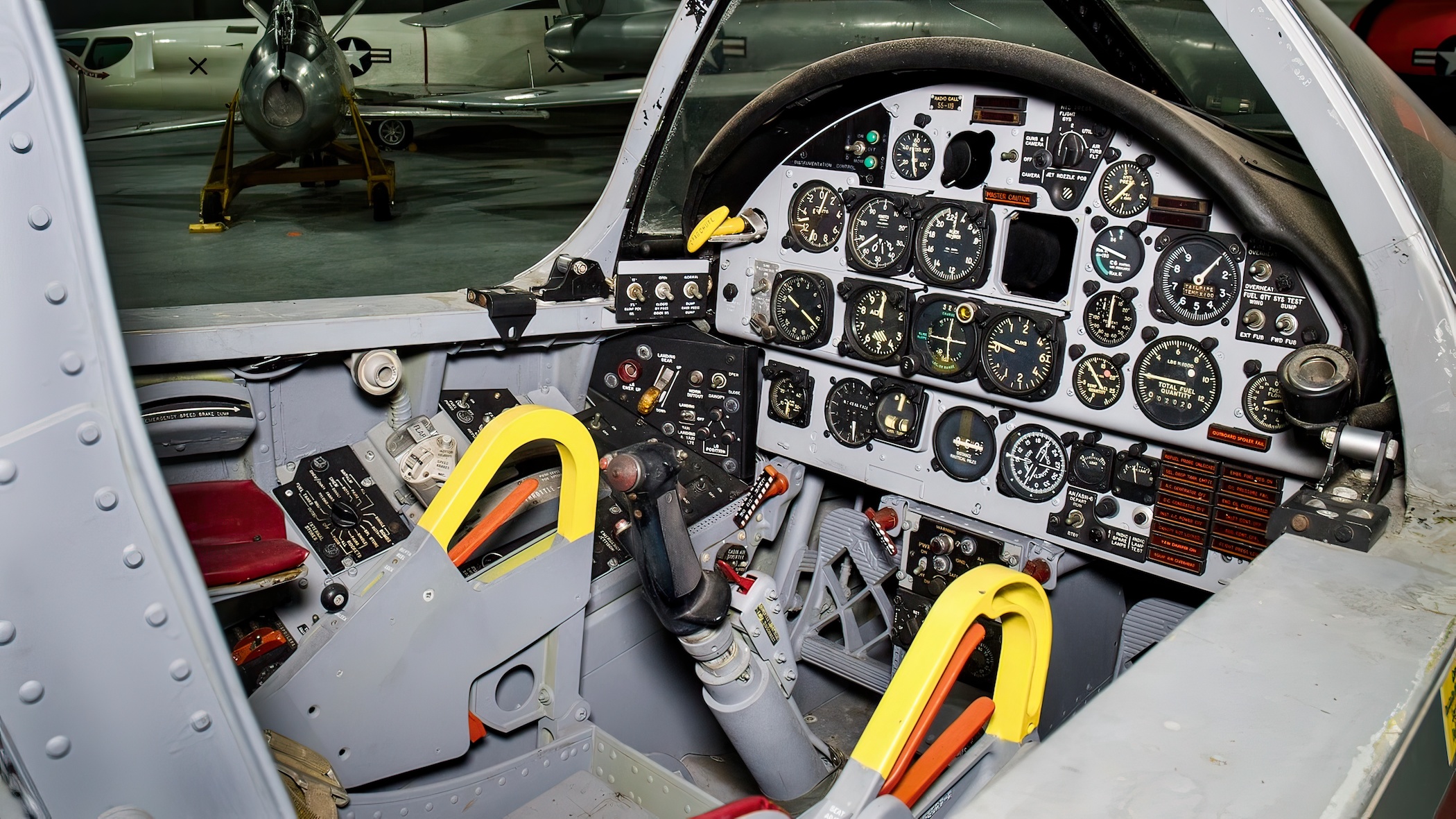 Cockpit ot the North American F-107A