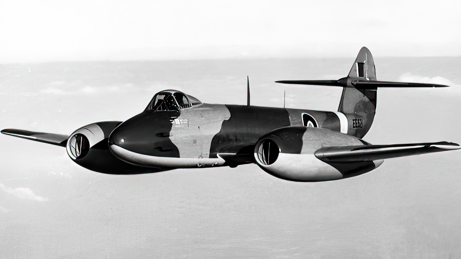 Gloster Meteor in level flight July 1946