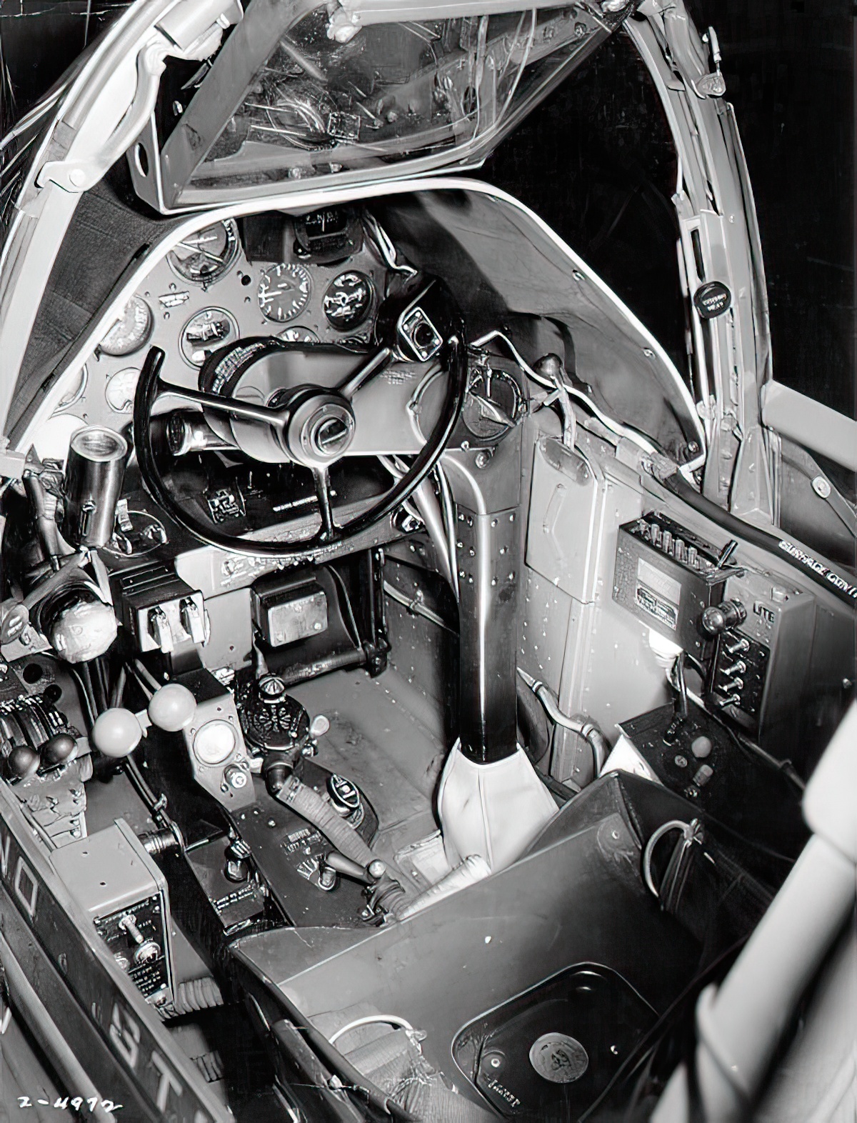 P-38  lightning cockpit