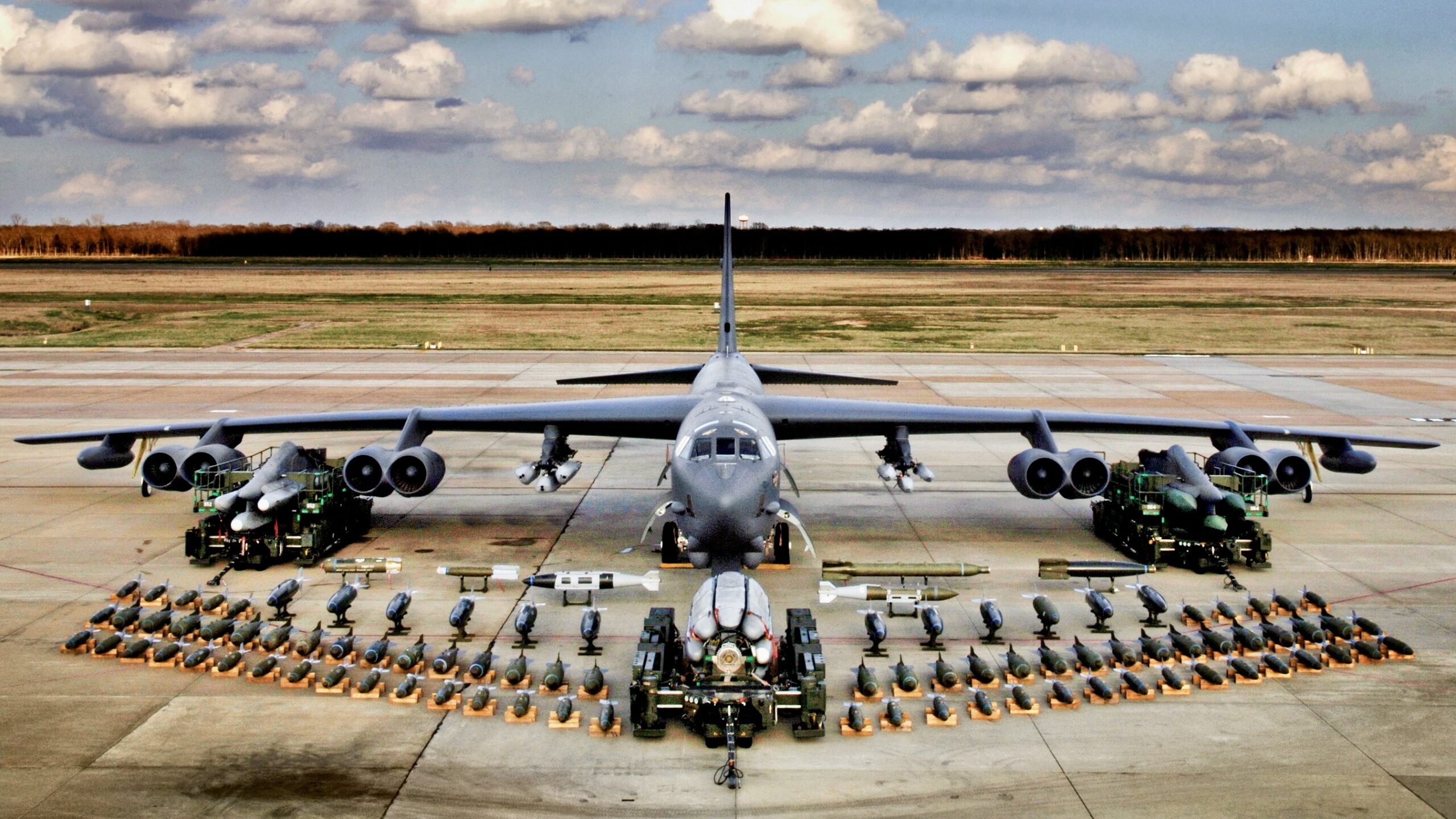 Battle of the Giants: B-52 vs Tu-95 - Jets 'n' Props