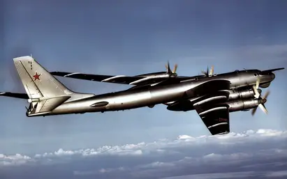 Battle of the Giants: B-52 vs Tu-95 - Jets 'n' Props