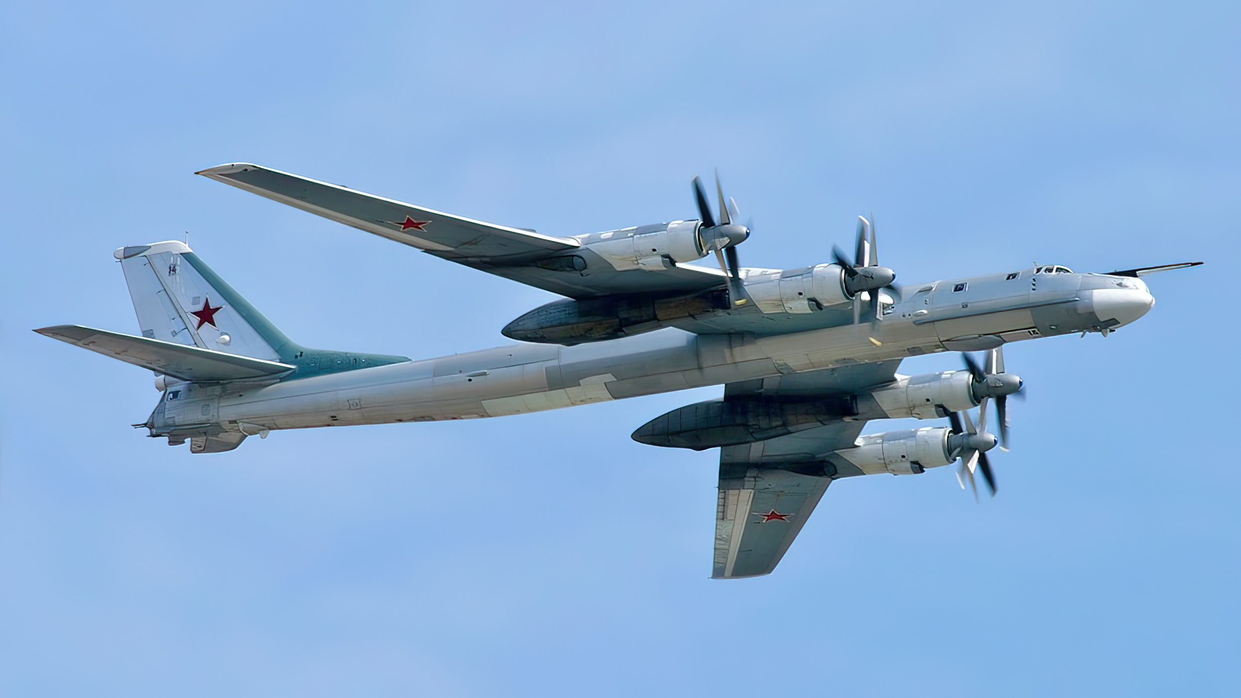 Battle Of The Giants B 52 Vs Tu 95 Jets n Props Battle Of The Giants B 52 Vs Tu 95 Jets n Props