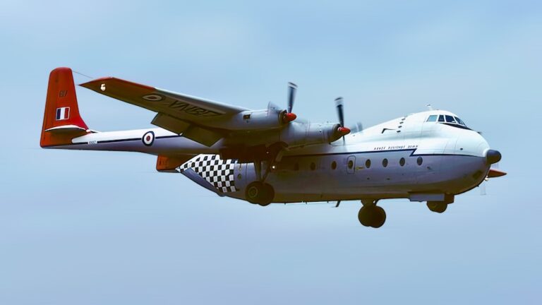 Armstrong Whitworth AW.660 Argosy: The 'Whistling Wheelbarrow' - Jets ...
