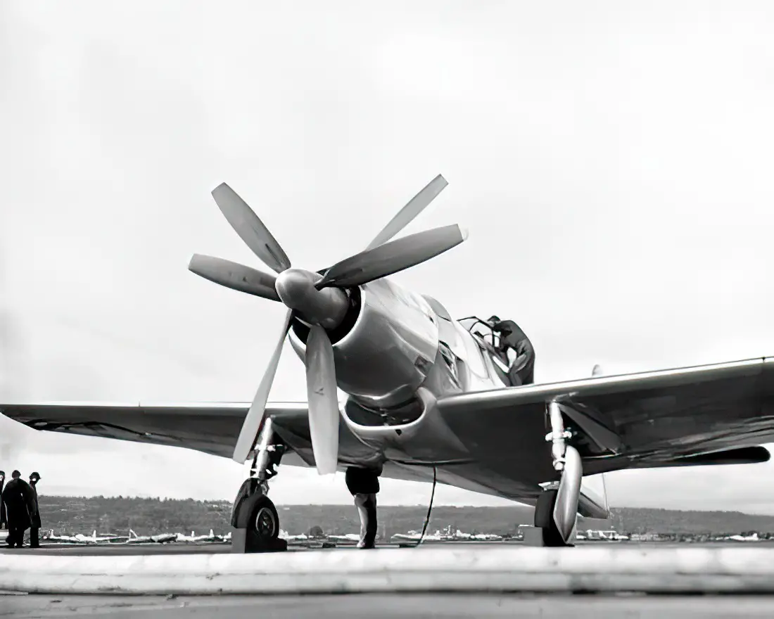 XF8B-1 illustrating the contra-rotating propellers