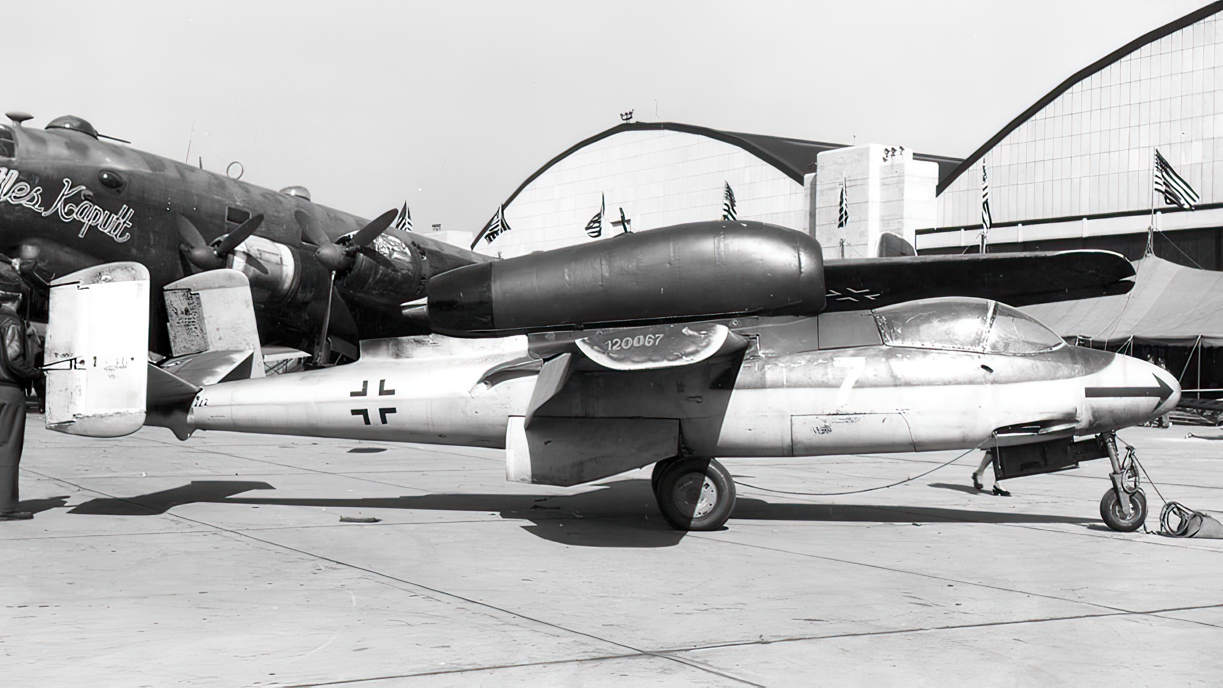 Heinkel He162A-1 No 120067
