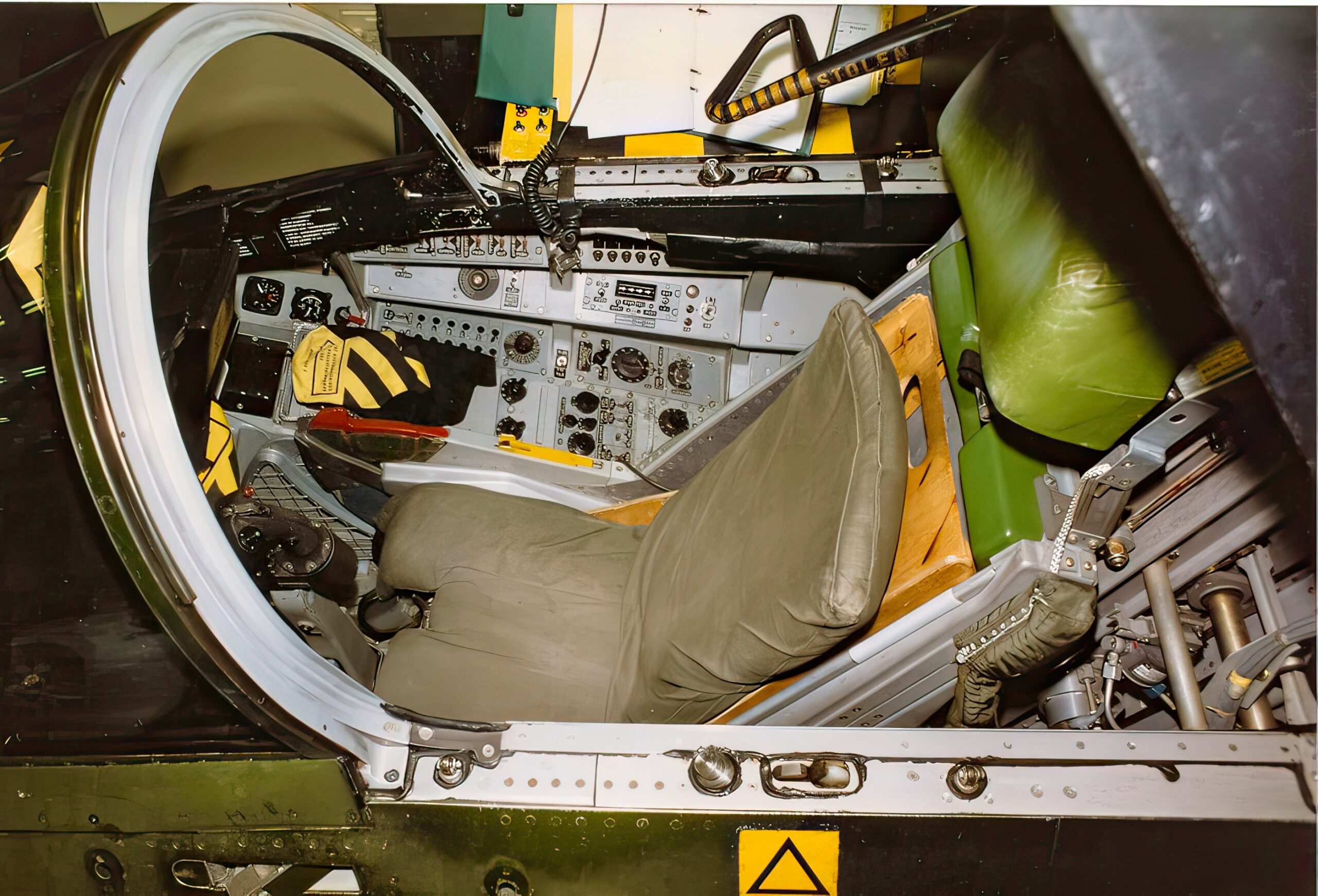 SAAB Viggen cockpit