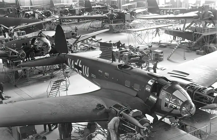 Produktion von Flugzeugen Heinkel He 111