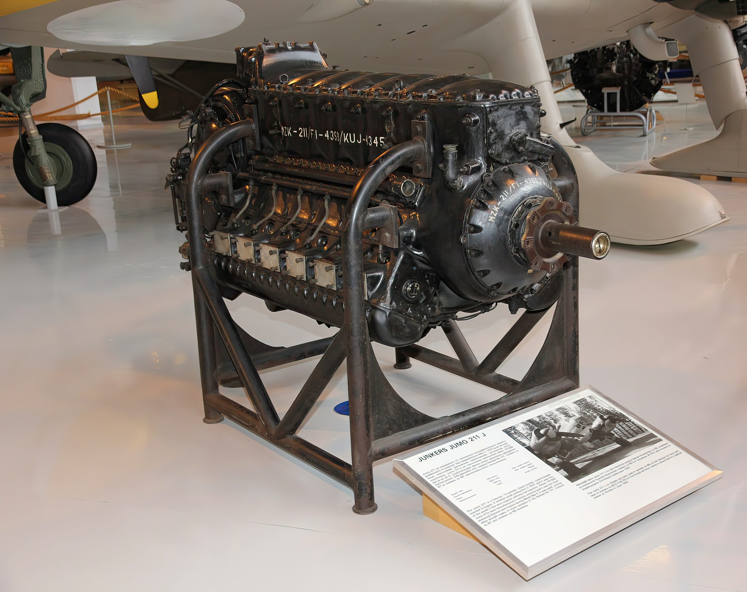 Junkers Jumo 211 J engine