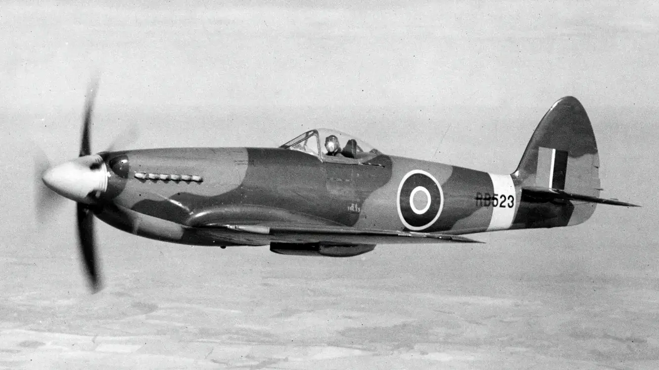 Supermarine Spiteful F.XIV RB523 photographed in April 1946