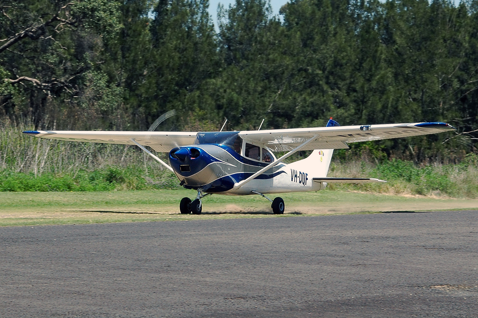 A Cessna 182 similar to the aircraft involved