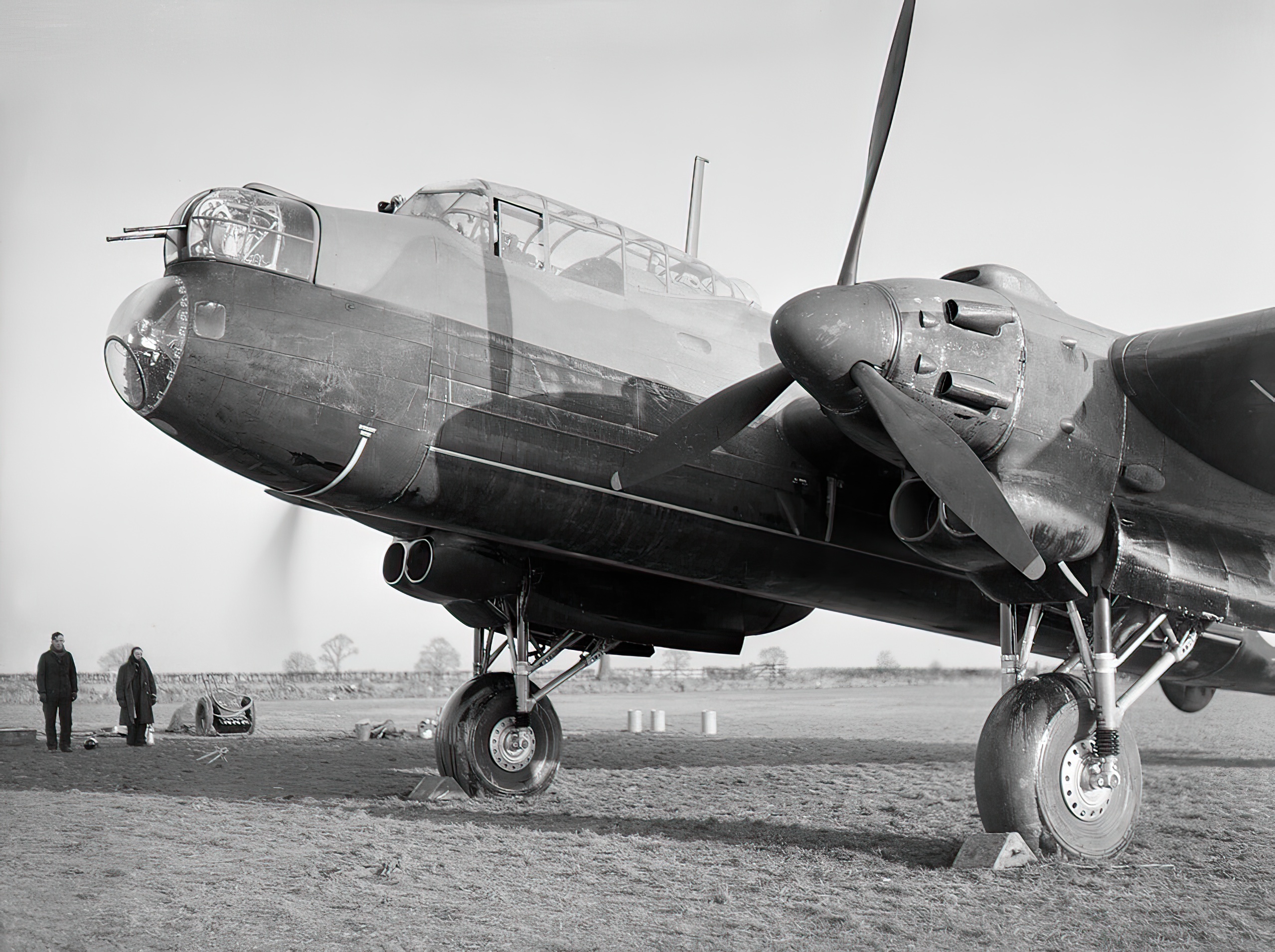 Avro Manchester Mk I of No. 207 Squadron RAF at Waddington, Lincolnshire, 12 September 1941