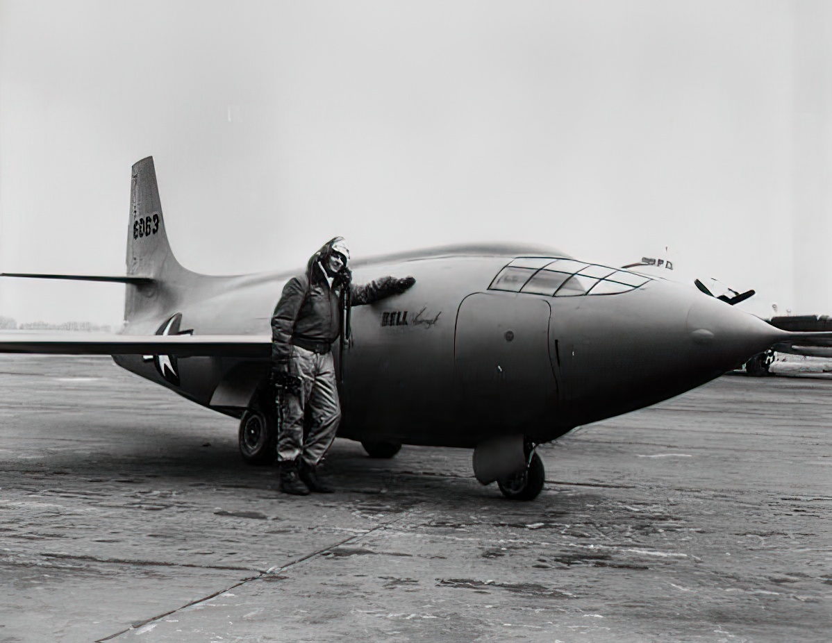 Jack Woolams with the second Bell XS-1, 46-063. (Niagara Aerospace Museum)