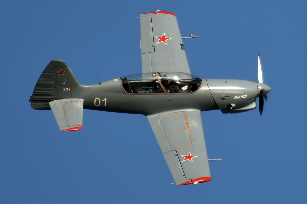 Yak-152