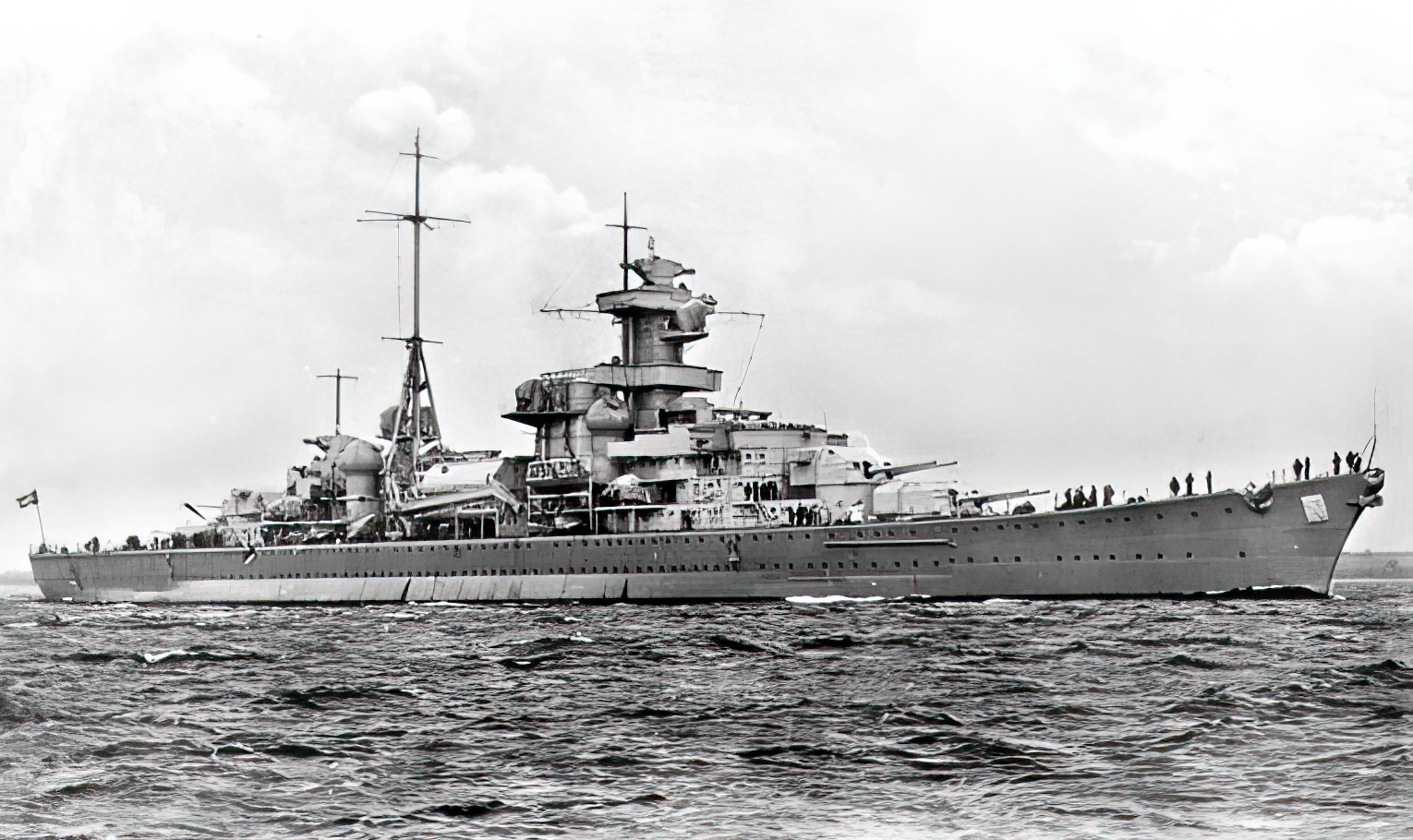 German heavy cruiser Blücher, view from starboard