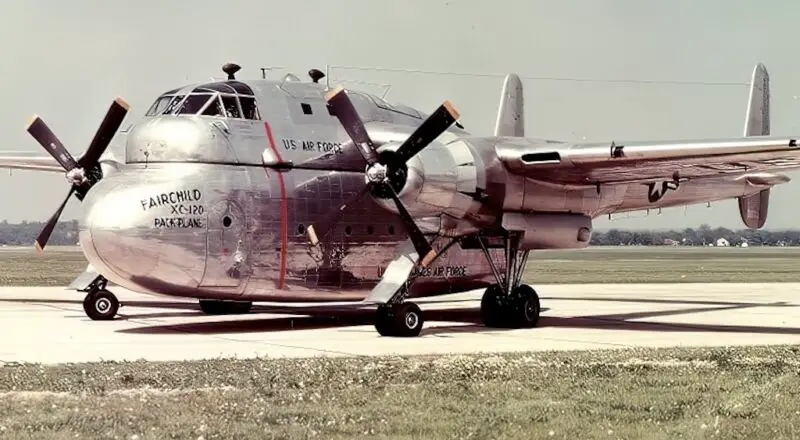 Developed from the C-119, Fairchild’s XC-120 differed from that successful cargo plane in its four-strut undercarriage and flat-bottom fuselage that mounted specialized pods. (National Archives)