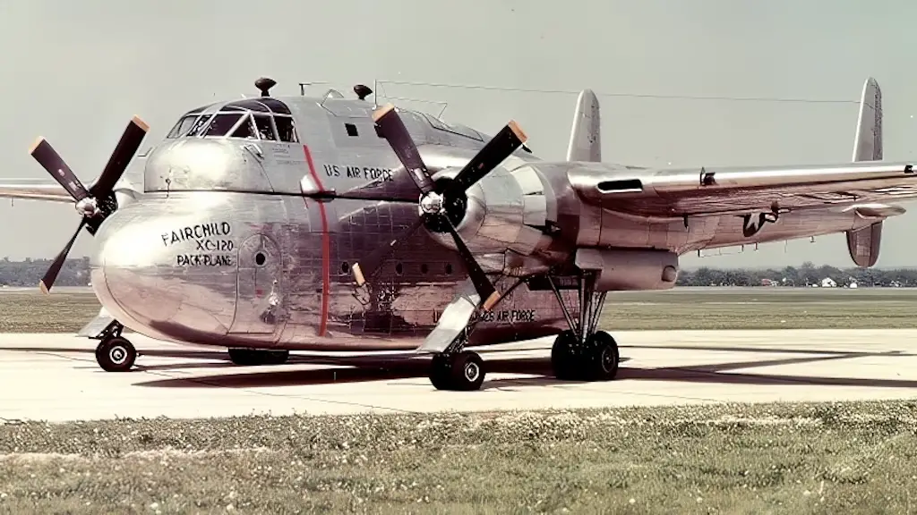 Developed from the C-119, Fairchild’s XC-120 differed from that successful cargo plane in its four-strut undercarriage and flat-bottom fuselage that mounted specialized pods. (National Archives)